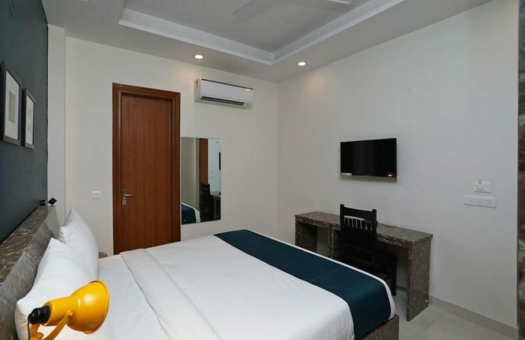 Hotel Galaxy Inn Gurgaon Zewnętrze zdjęcie