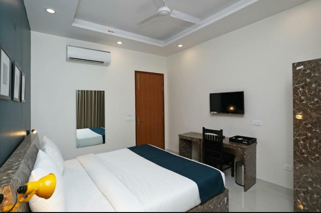 Hotel Galaxy Inn Gurgaon Zewnętrze zdjęcie